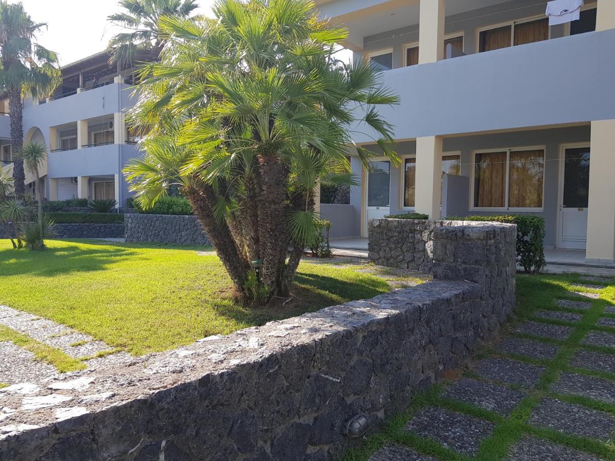 Asteraki Aparthotel 古维亚 外观 照片