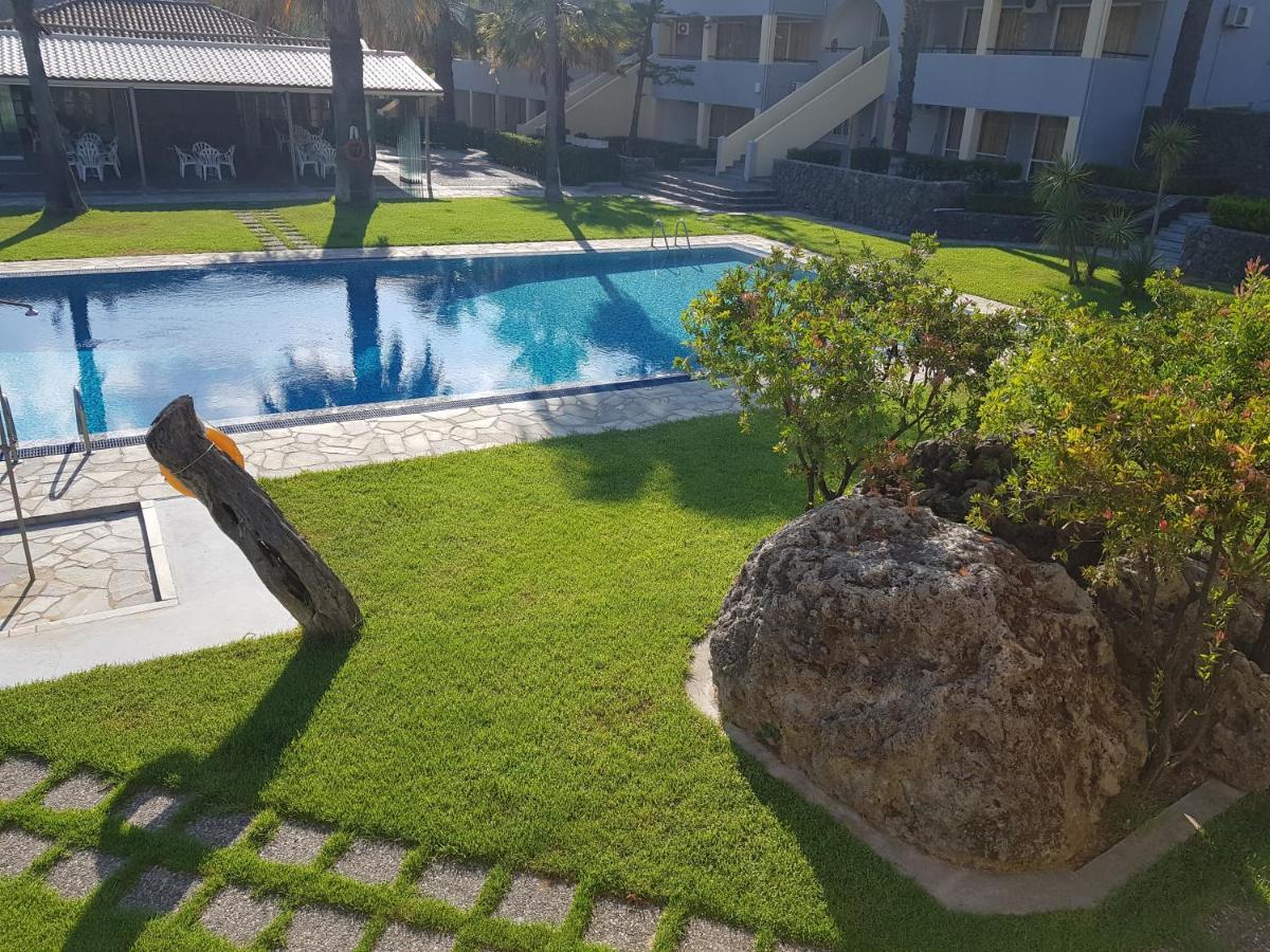 Asteraki Aparthotel 古维亚 外观 照片