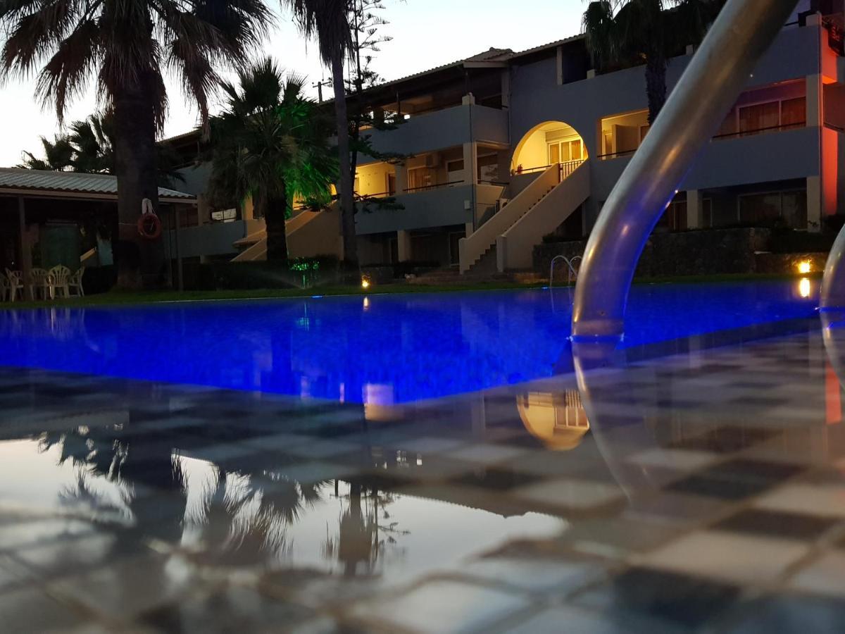 Asteraki Aparthotel 古维亚 外观 照片