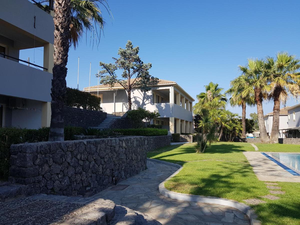 Asteraki Aparthotel 古维亚 外观 照片